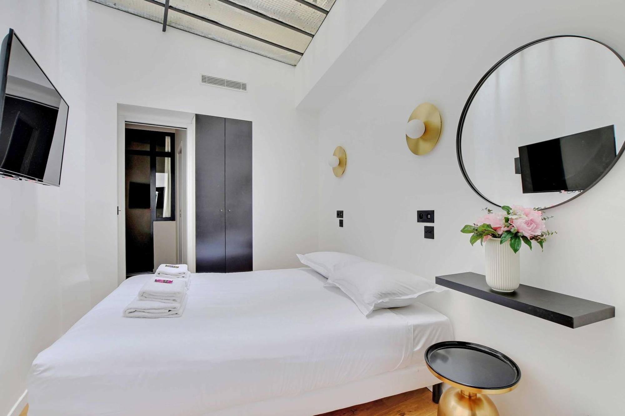 Authentic - 2br - 6p - Moulin Rouge Apartment Paris