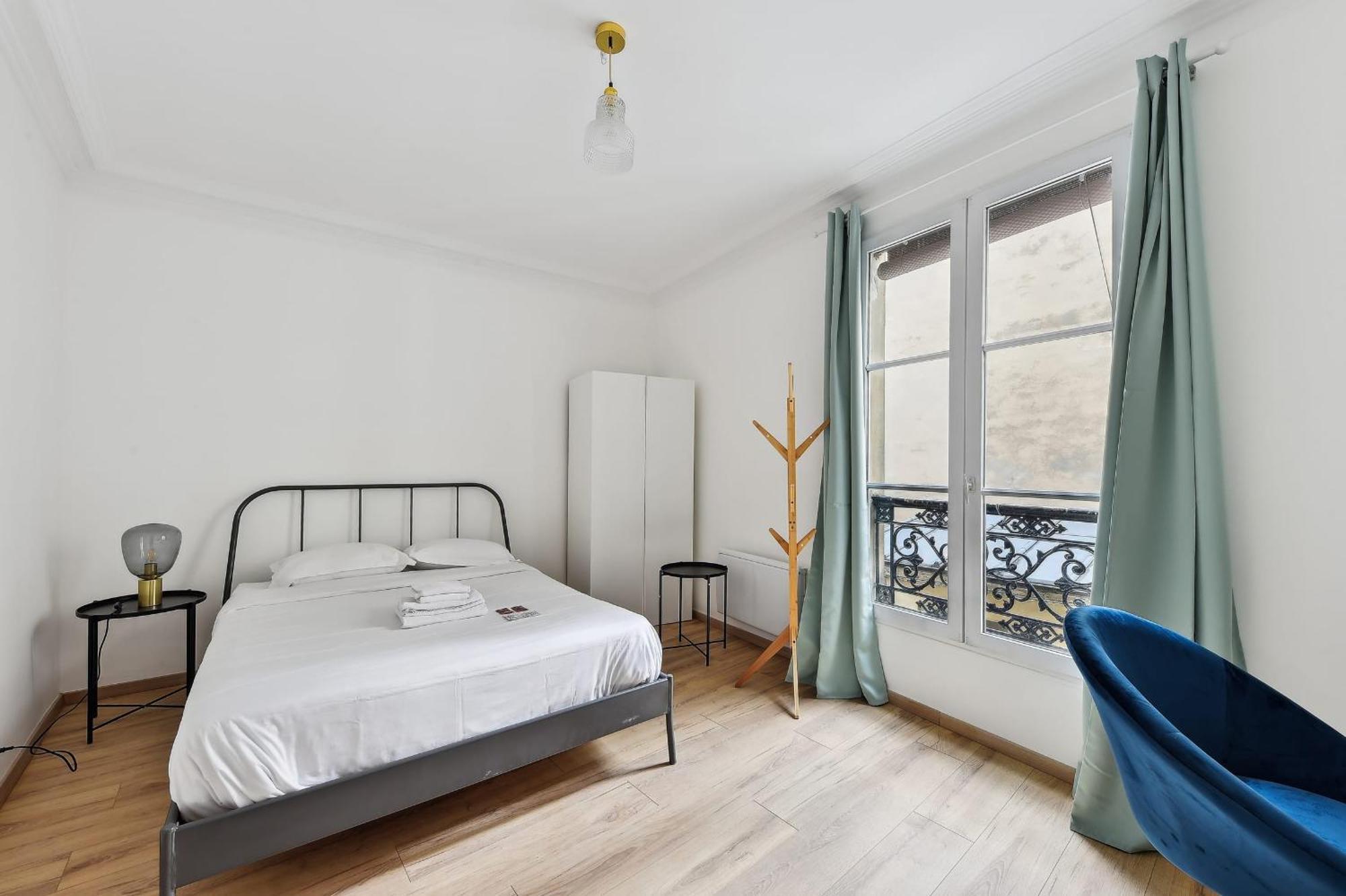 Apartment Montmartre 2br Cozy Paris