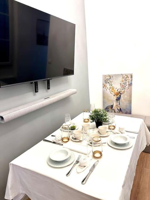 Apartment Appt Renove Proche Montmartre Gare Du Nord Et Est