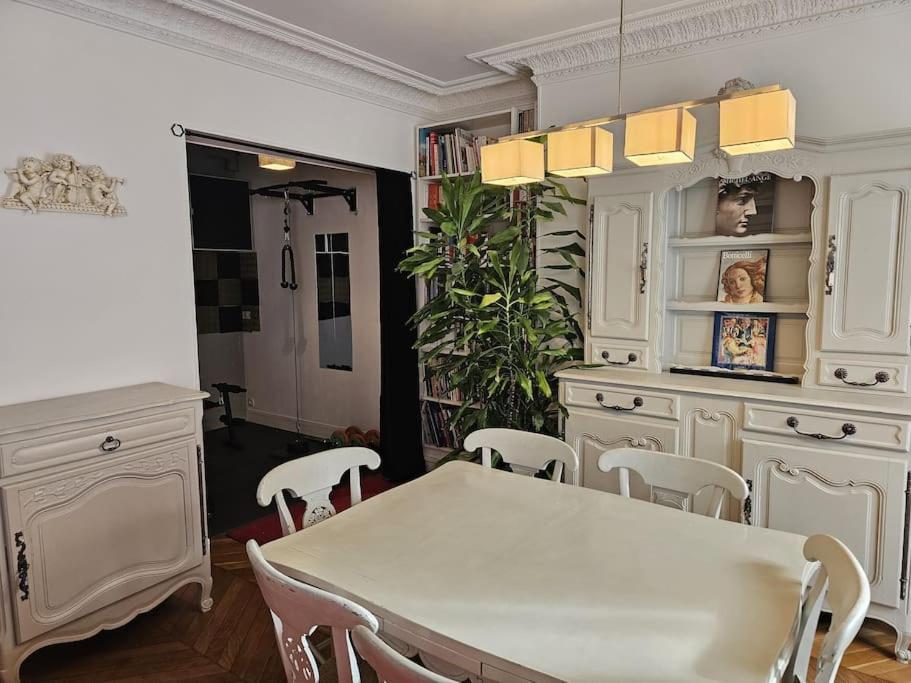 Appartement67m 2 Appartement Paris