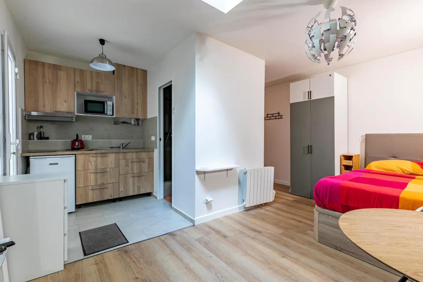 Gare Du Nord Confortable Pied A Terre Avec Patio Appartement