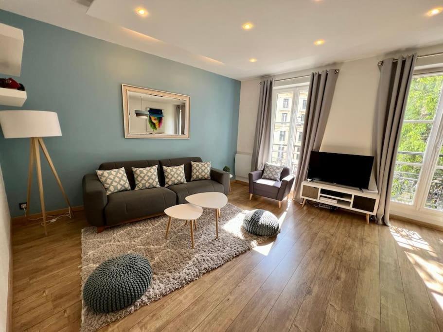 Newly Renovated Spacious In Montorgeuil Area Appartement *