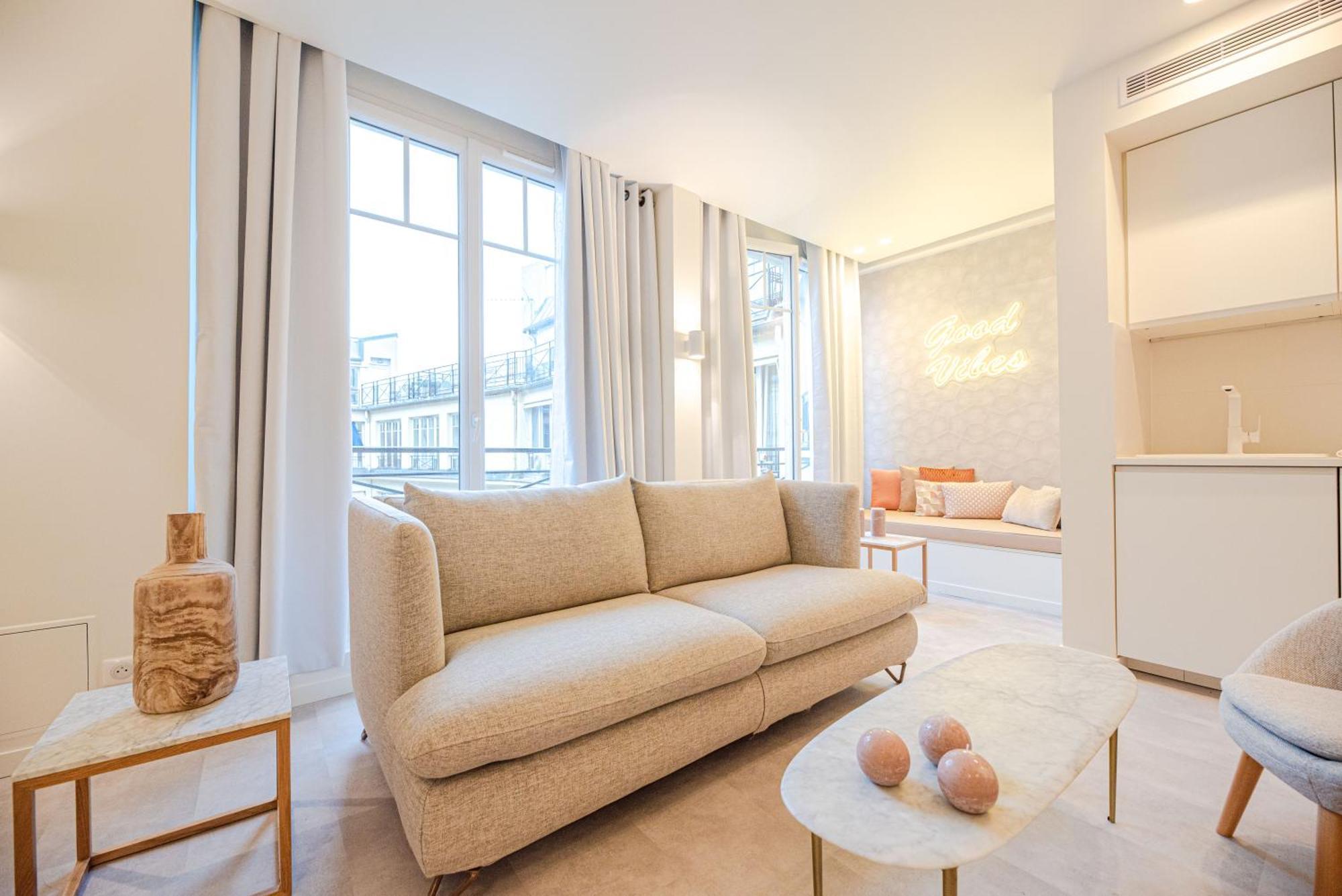 Cia - 2br Madeleine Champs Elysees Paris
