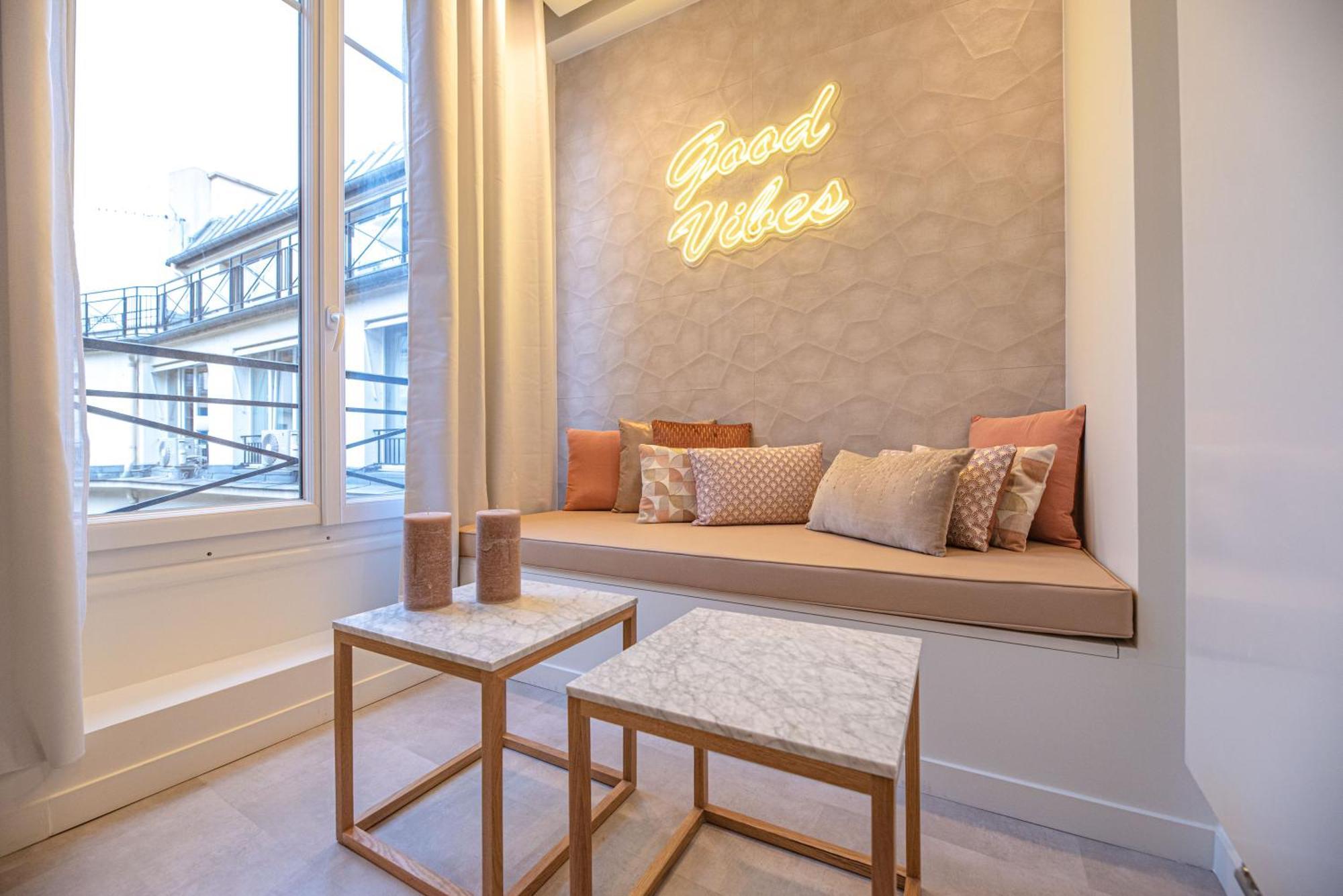 Cia - 2br Madeleine Champs Elysees Paris