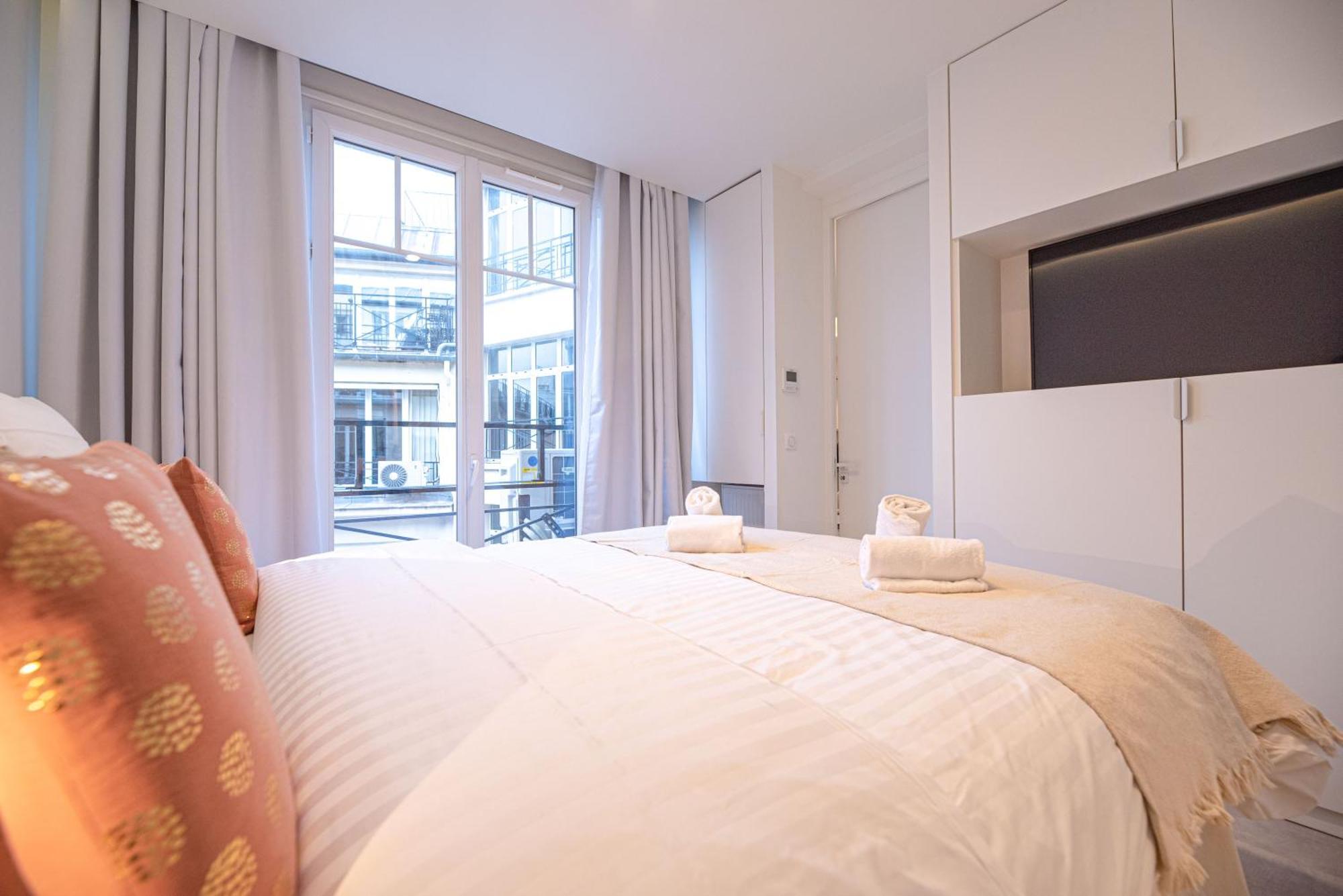 Cia - 2br Madeleine Champs Elysees * Paris