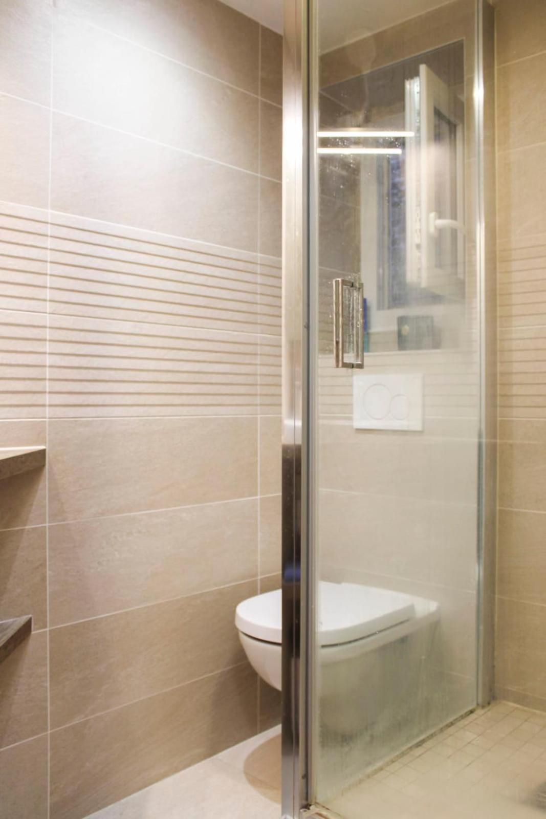 Bright With Balcony Quiet Location Apartment Paris