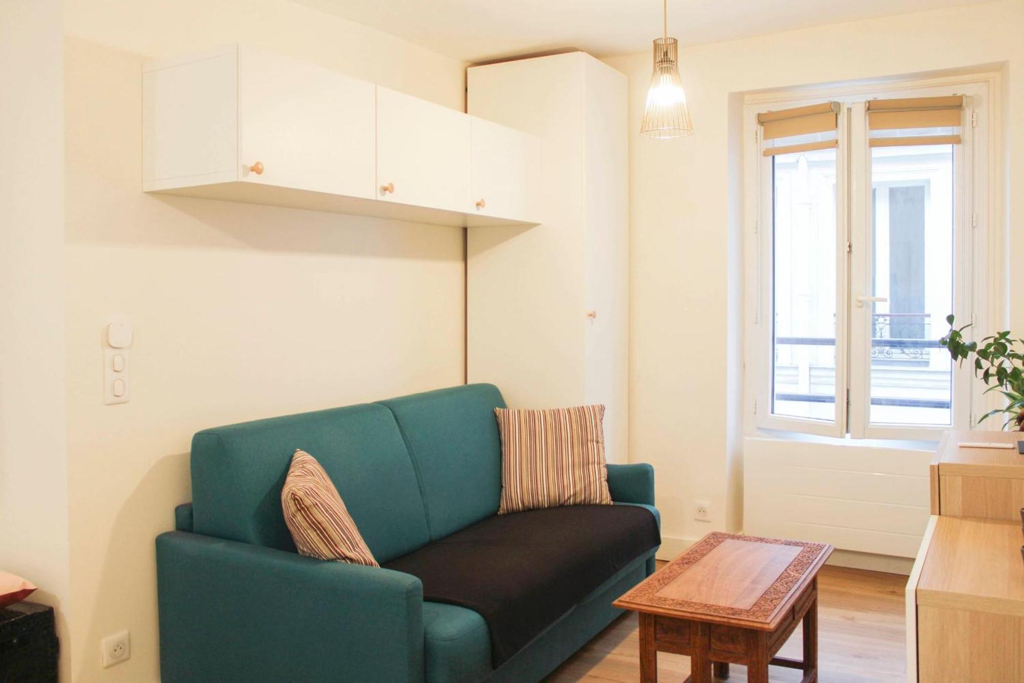 Apartment Bright With Balcony Quiet Location *