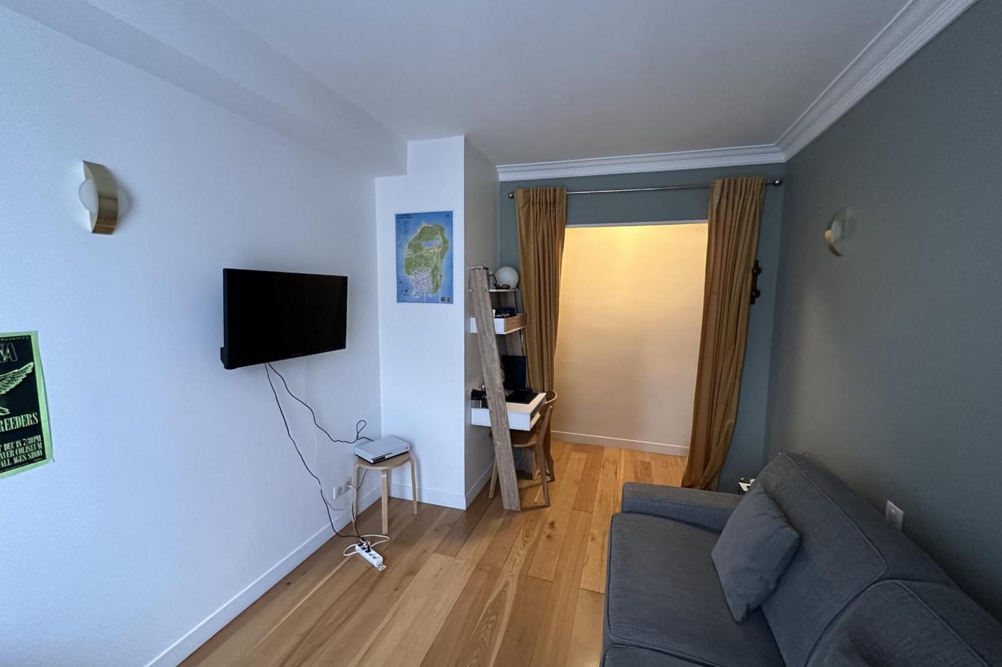 Beautiful T2 With Balcony - Near Parc Clichy * Paris