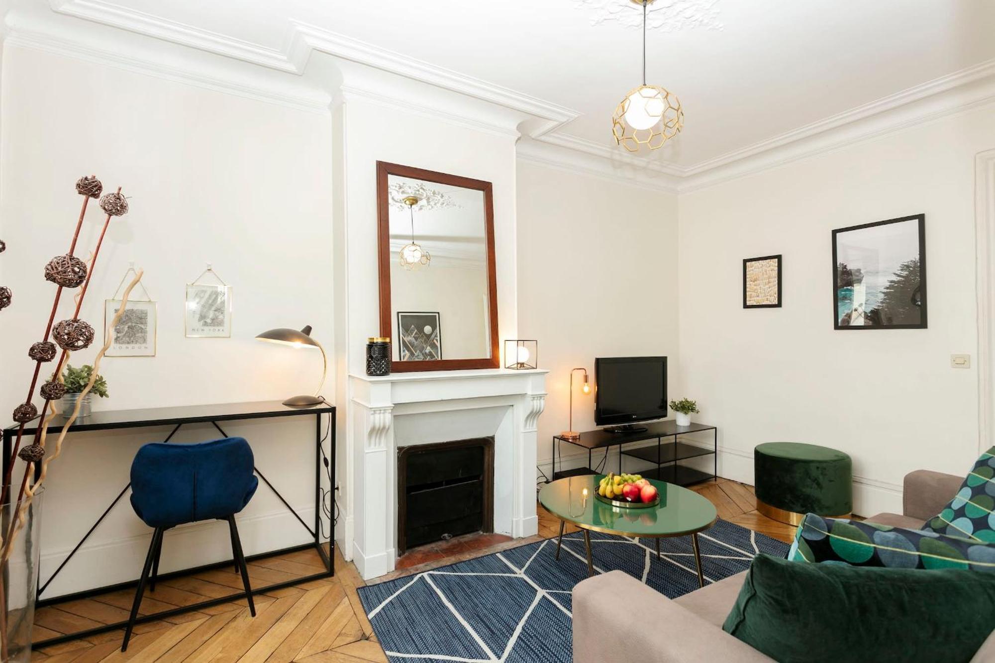 Notre-dame - 1br With Balcony - Cityapartmentstay