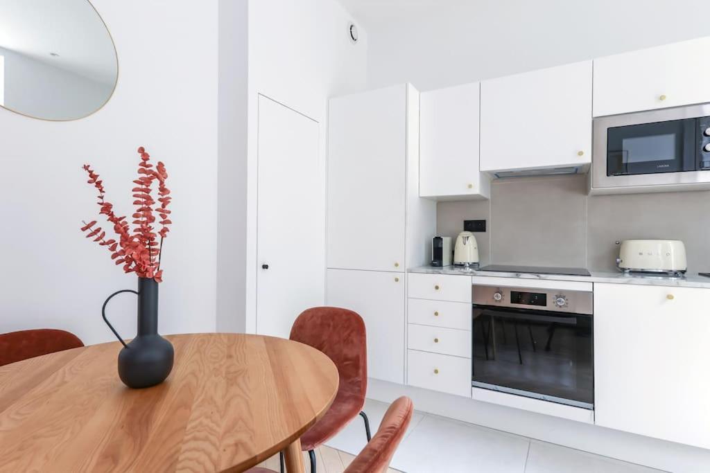 Apartment Urban Retreat Brand-new Duplex 2-bedroom