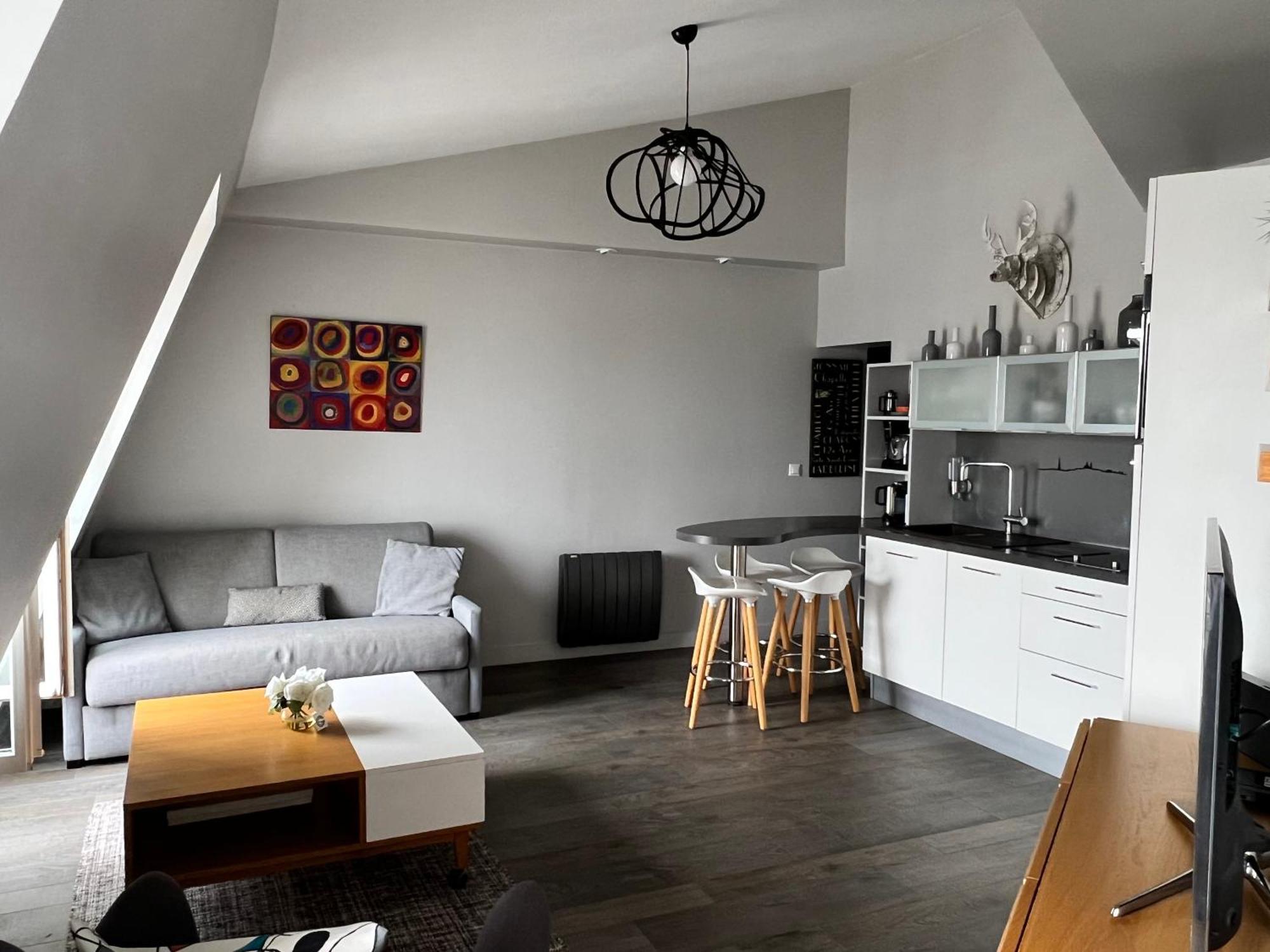 Superbe Proche Du Marais Apartment