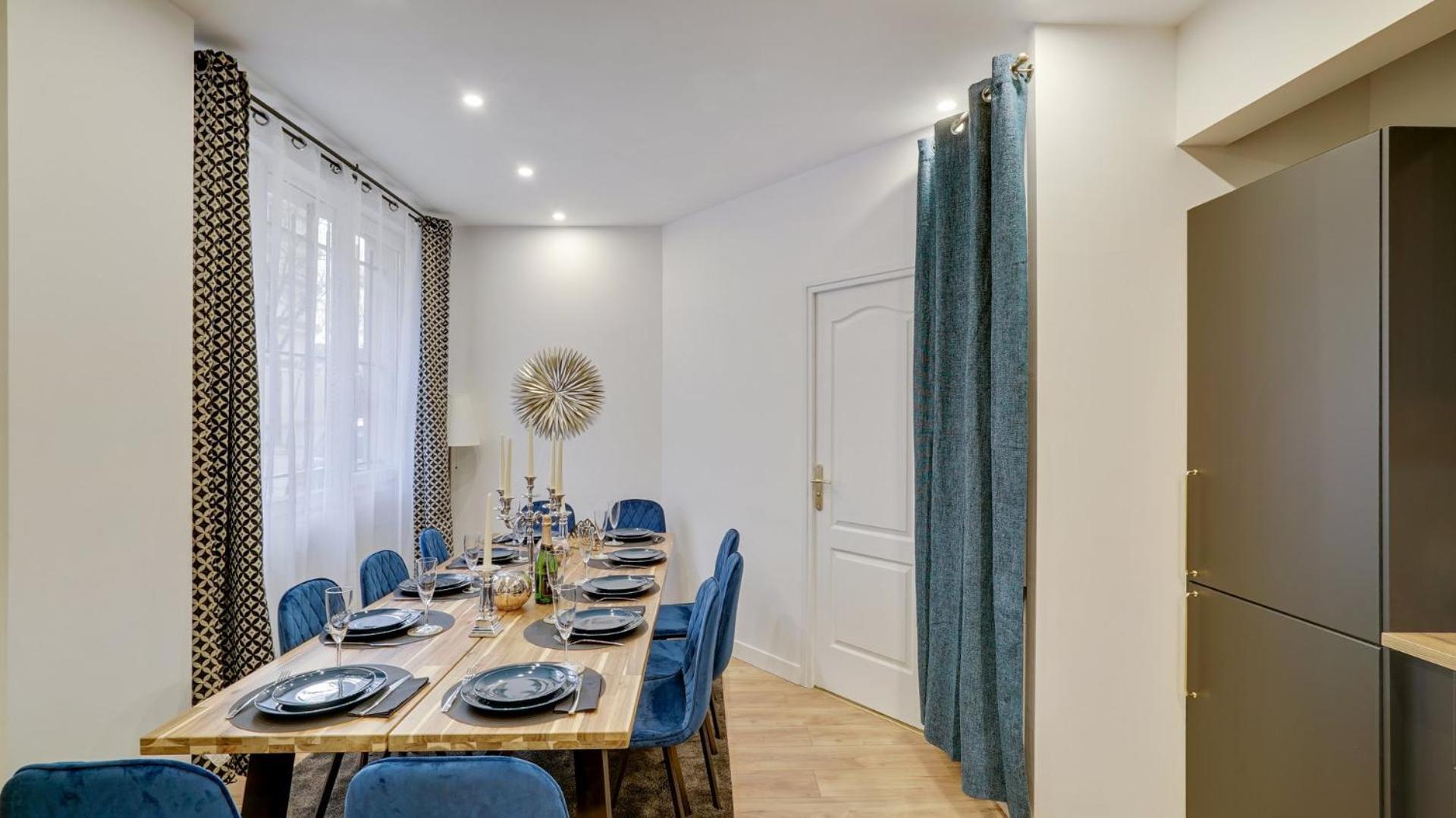 144 Bebesse, Superb Apt, 3 Bdr,