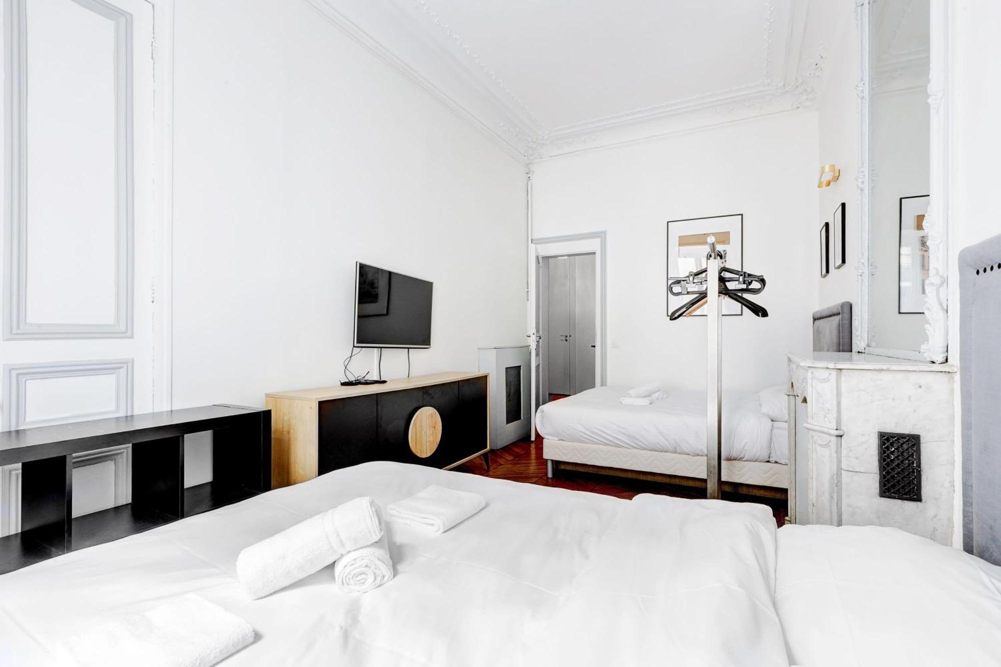 Apartment L'elegance Parisienne Au Coeur Des Champs-elysees