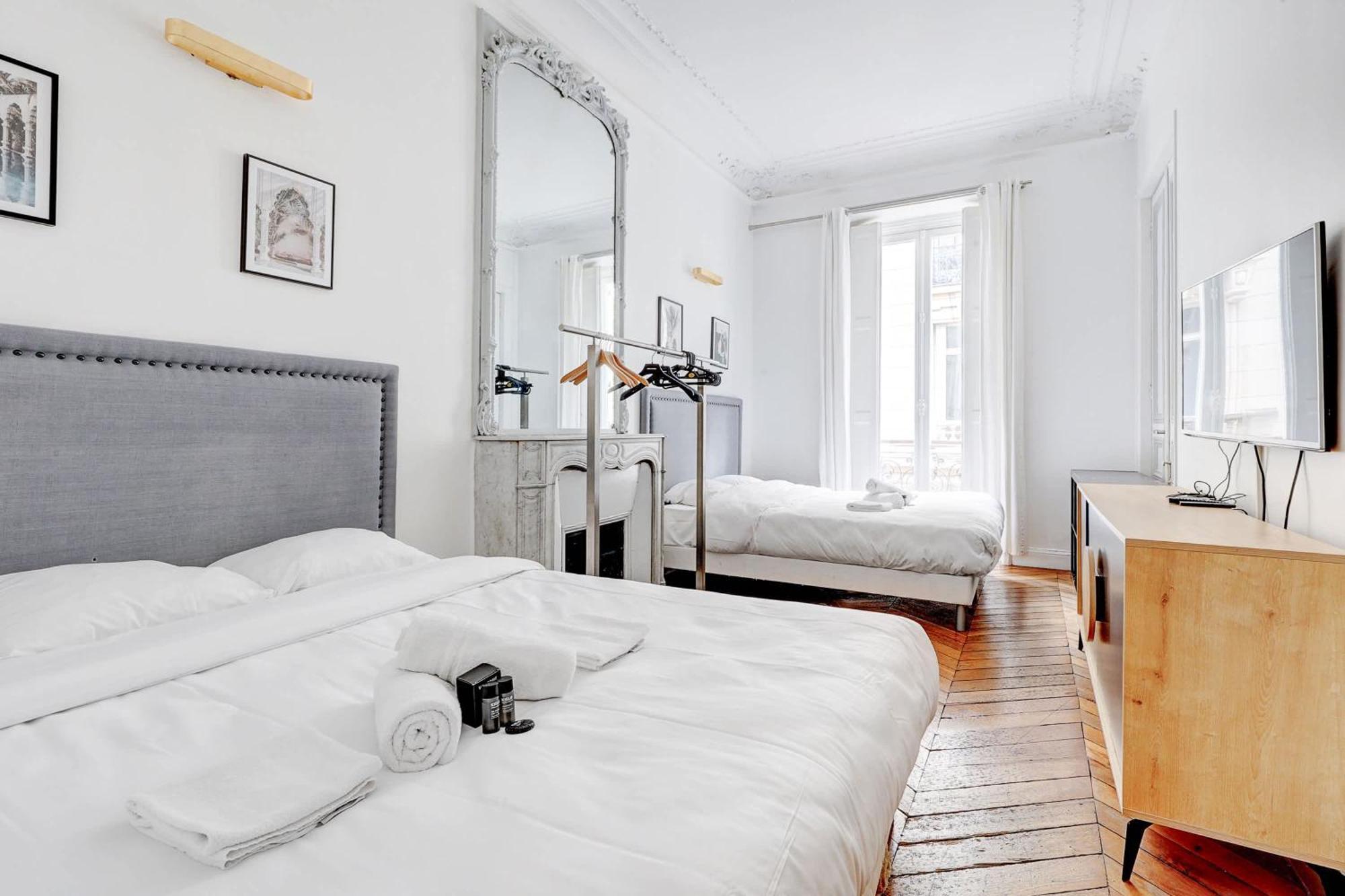 Apartment L'elegance Parisienne Au Coeur Des Champs-elysees