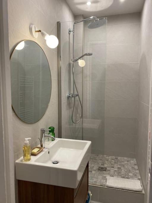 Apartment Typique Parisien *
