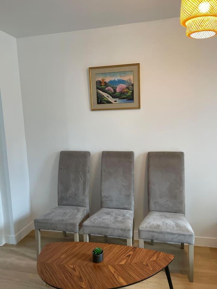 5 Persons Montparnasse * Paris