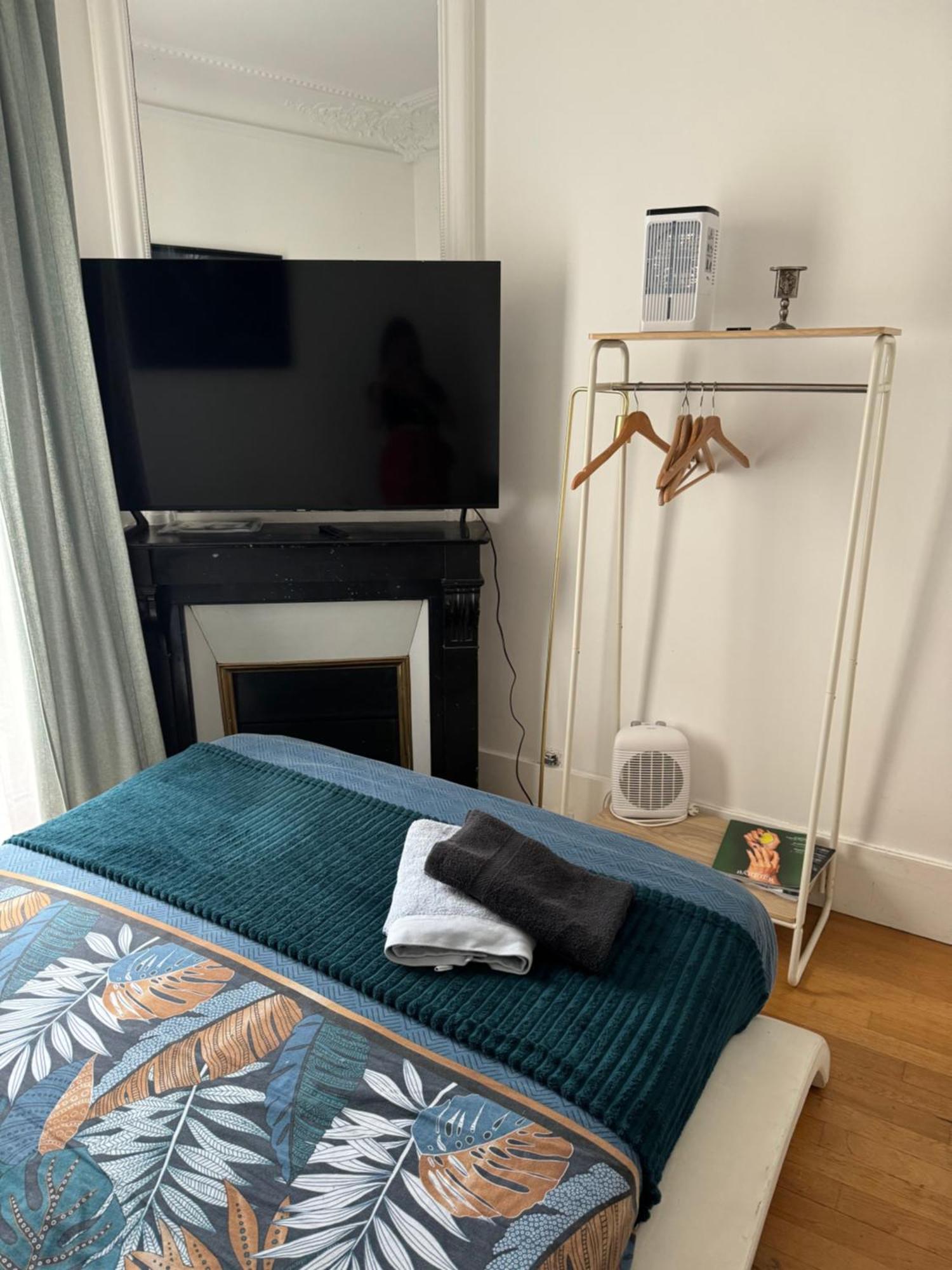 Beautiful Nearby Champs Elysees Apartment