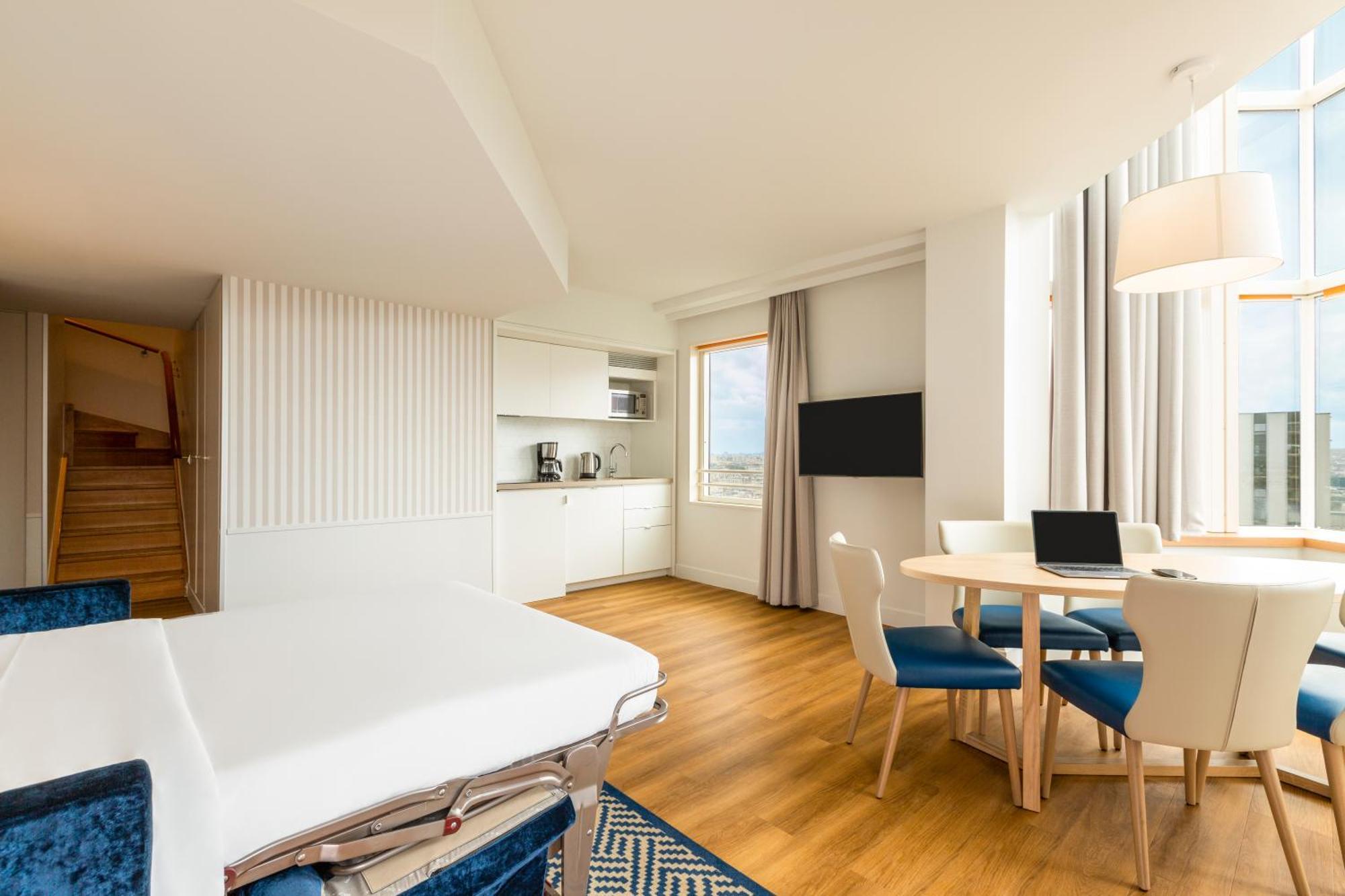 Adagio Centre Tour Eiffel Aparthotel
