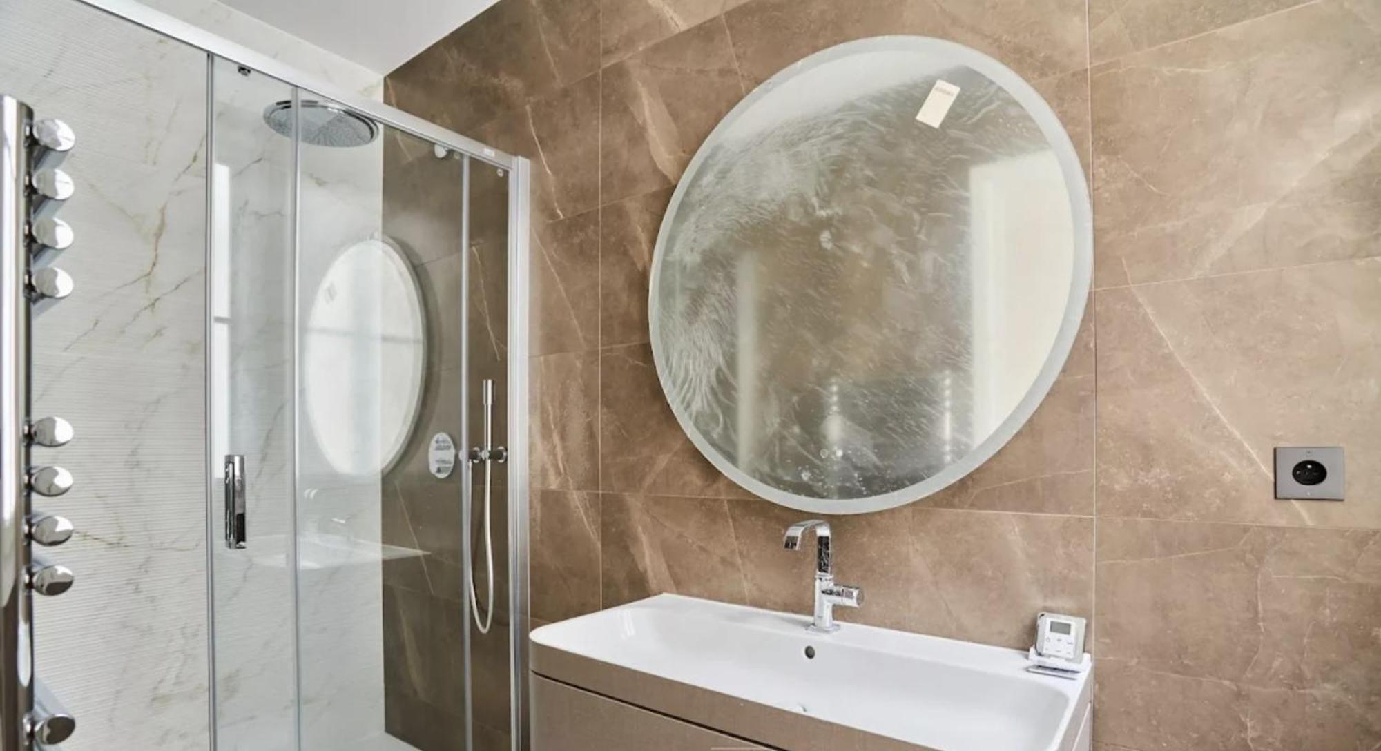 Luxueux 4 Bd, Parc Monceau Apartment Paris