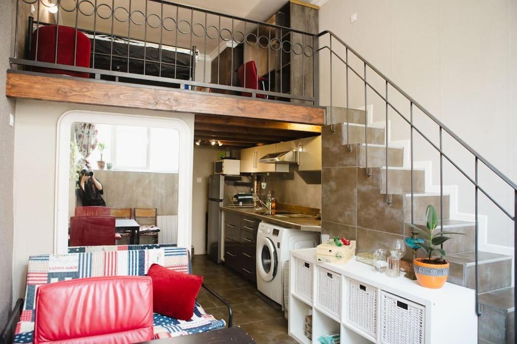 Apartment Quartier Belleville 20m2 Avec Mezzanine *