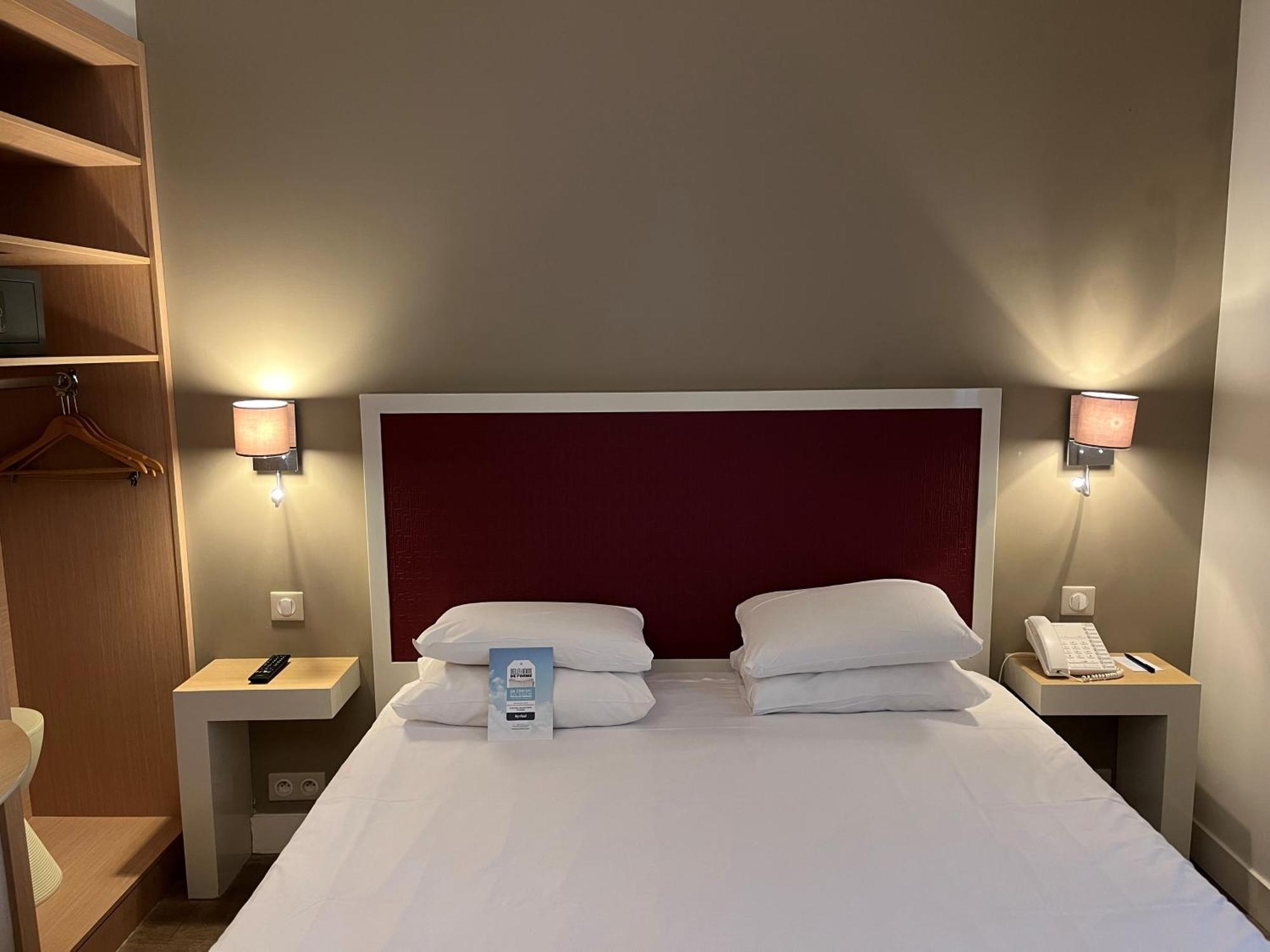 Kyriad 18 - Porte De Clignancourt - Montmartre 3*