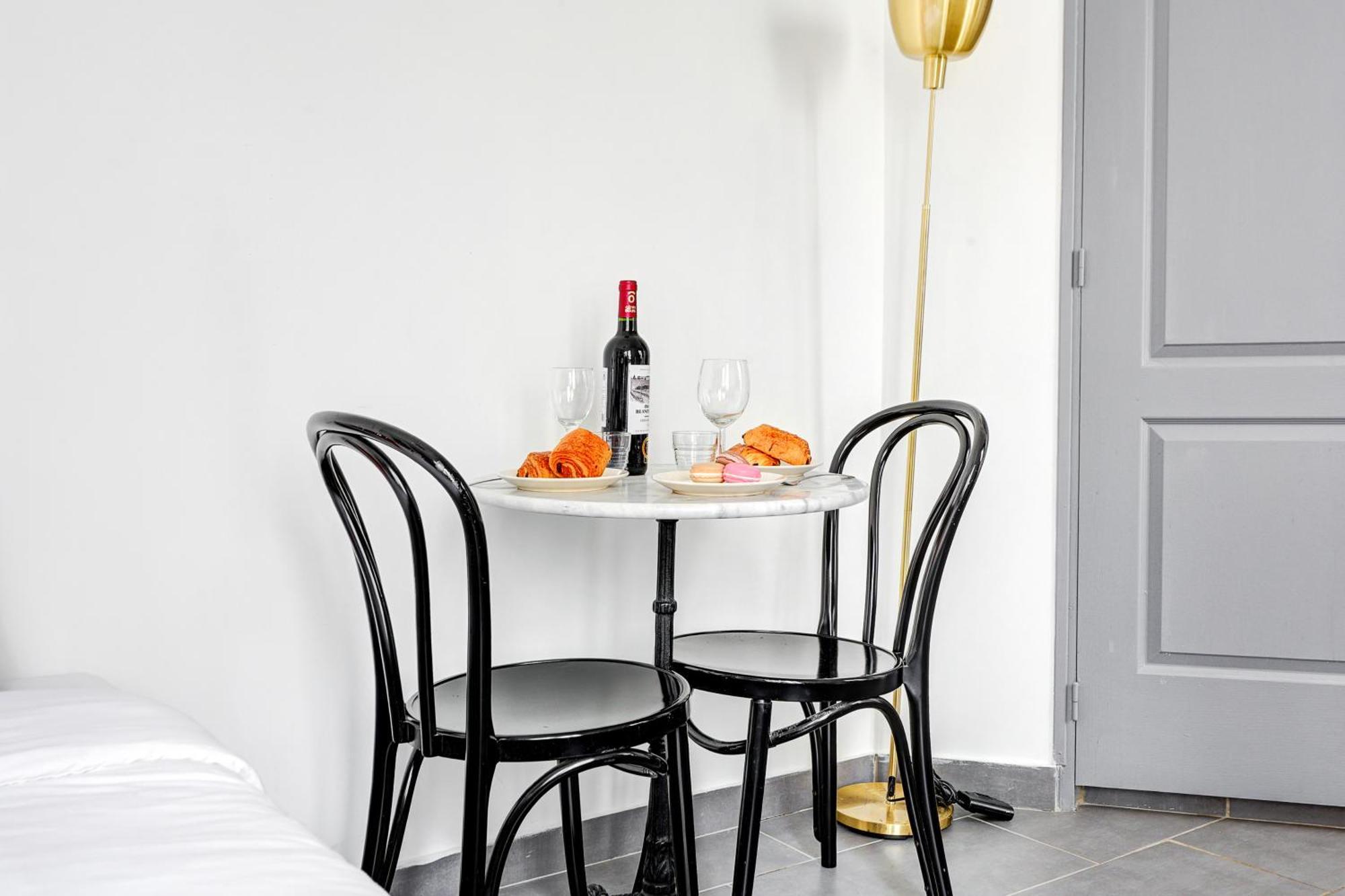 103 - Tour Eiffel - Cosy Cocon Pour 2 *