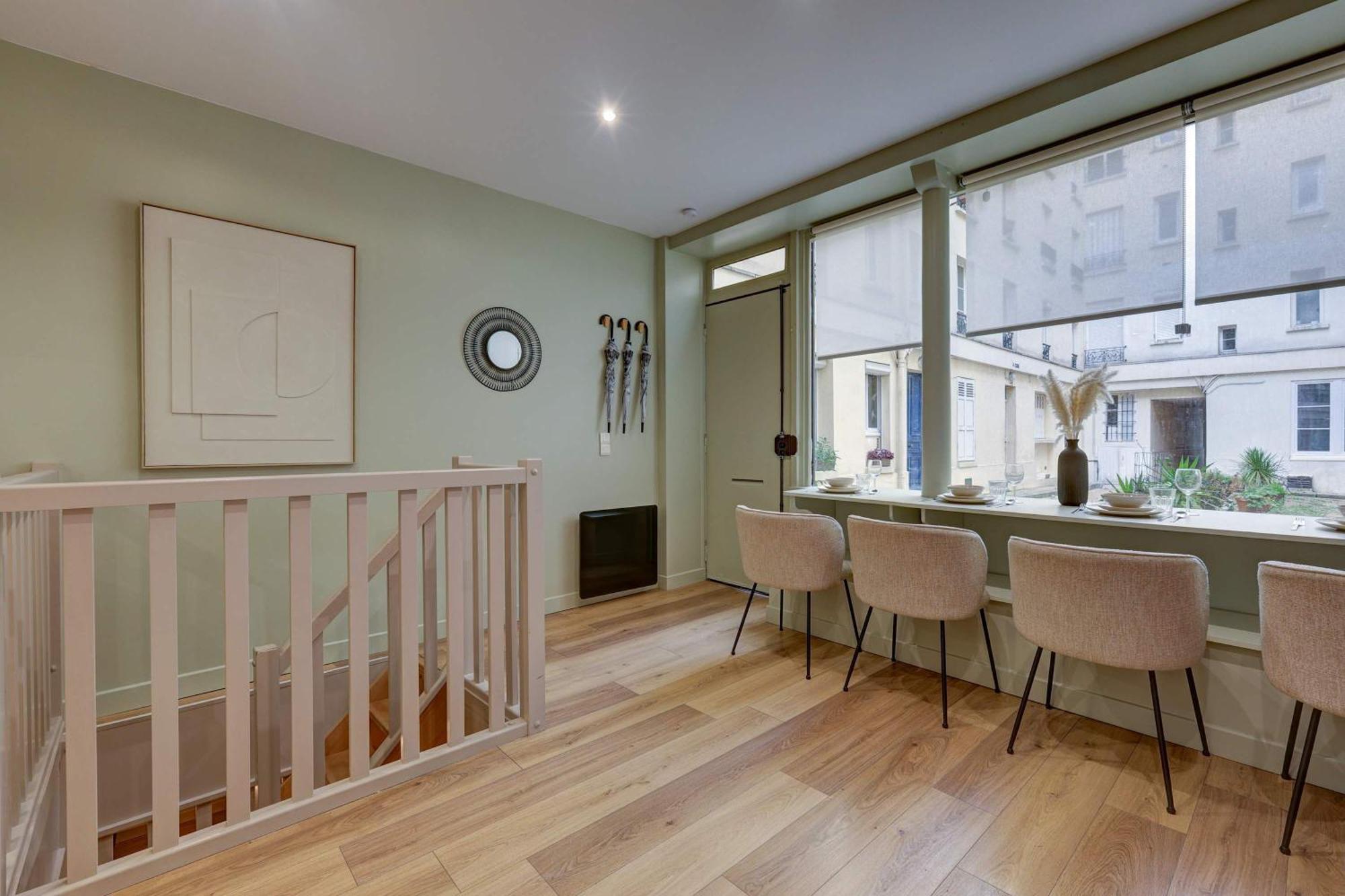 Apartment Place De La Nation Cozy 2bd Duplex *