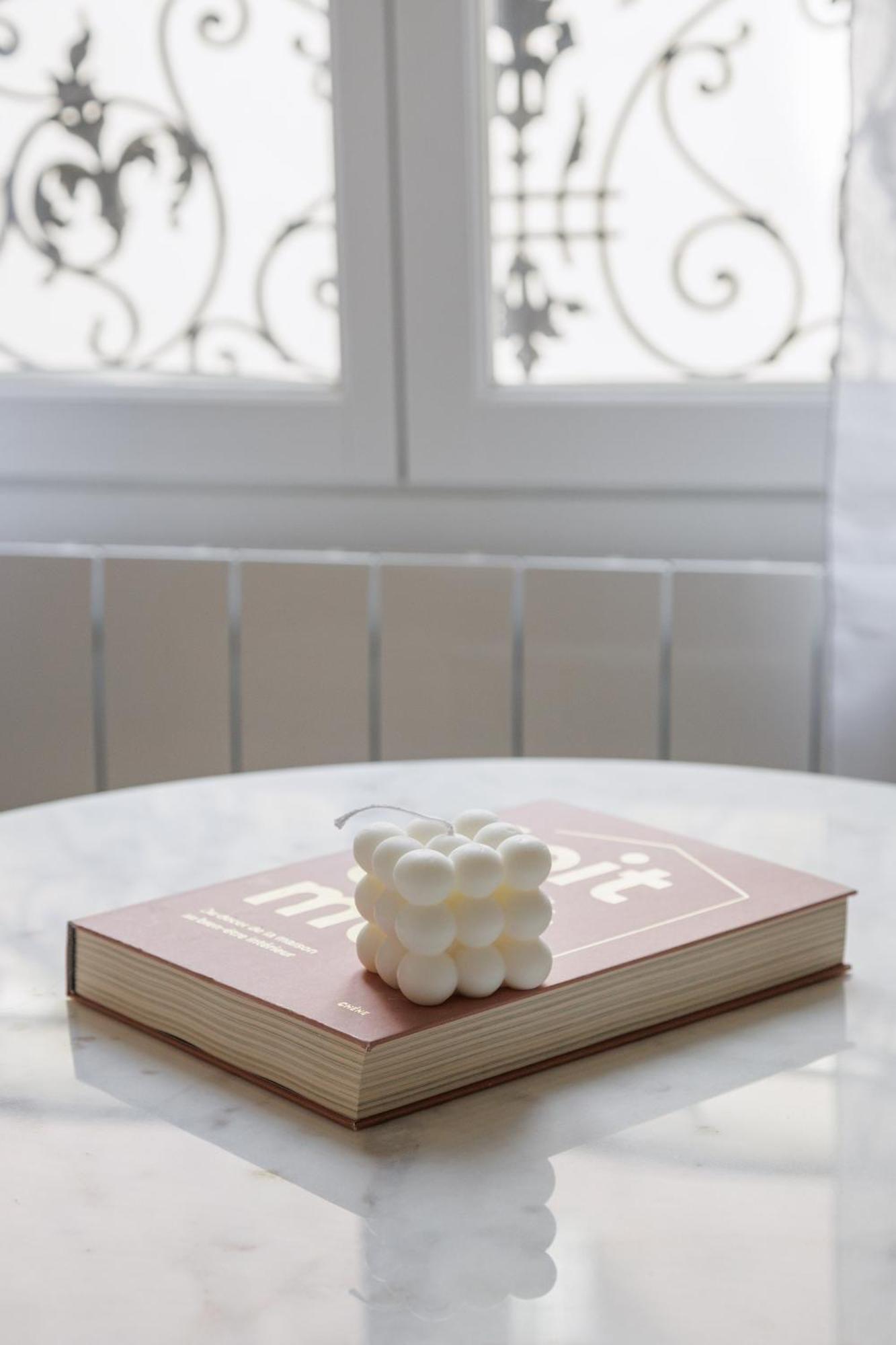 New Snug Flat In The Heart Of Le Marais Paris