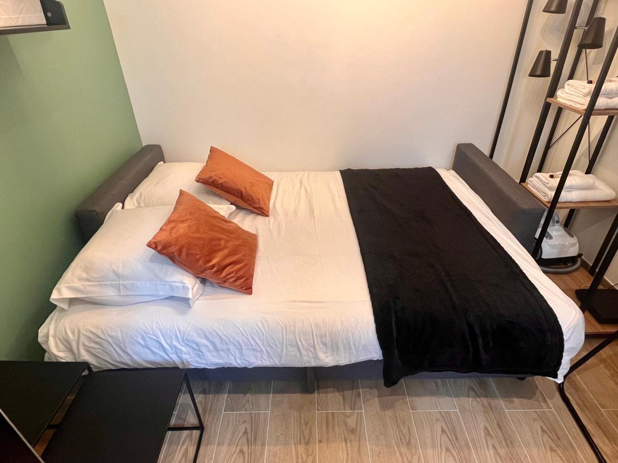 Fully Equipped - 4 Mins From The Metro Apartment *