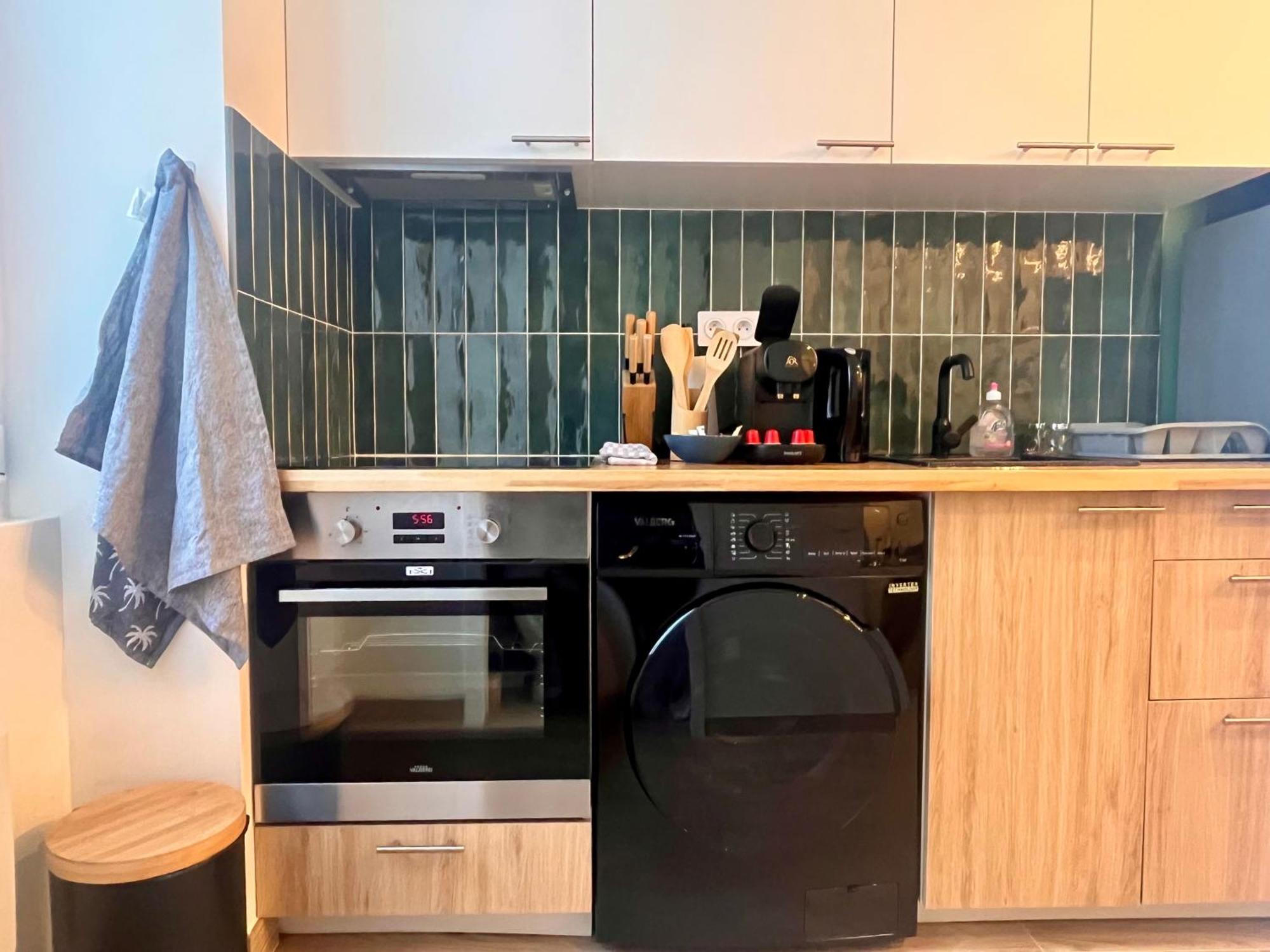 Fully Equipped - 4 Mins From The Metro Apartment *