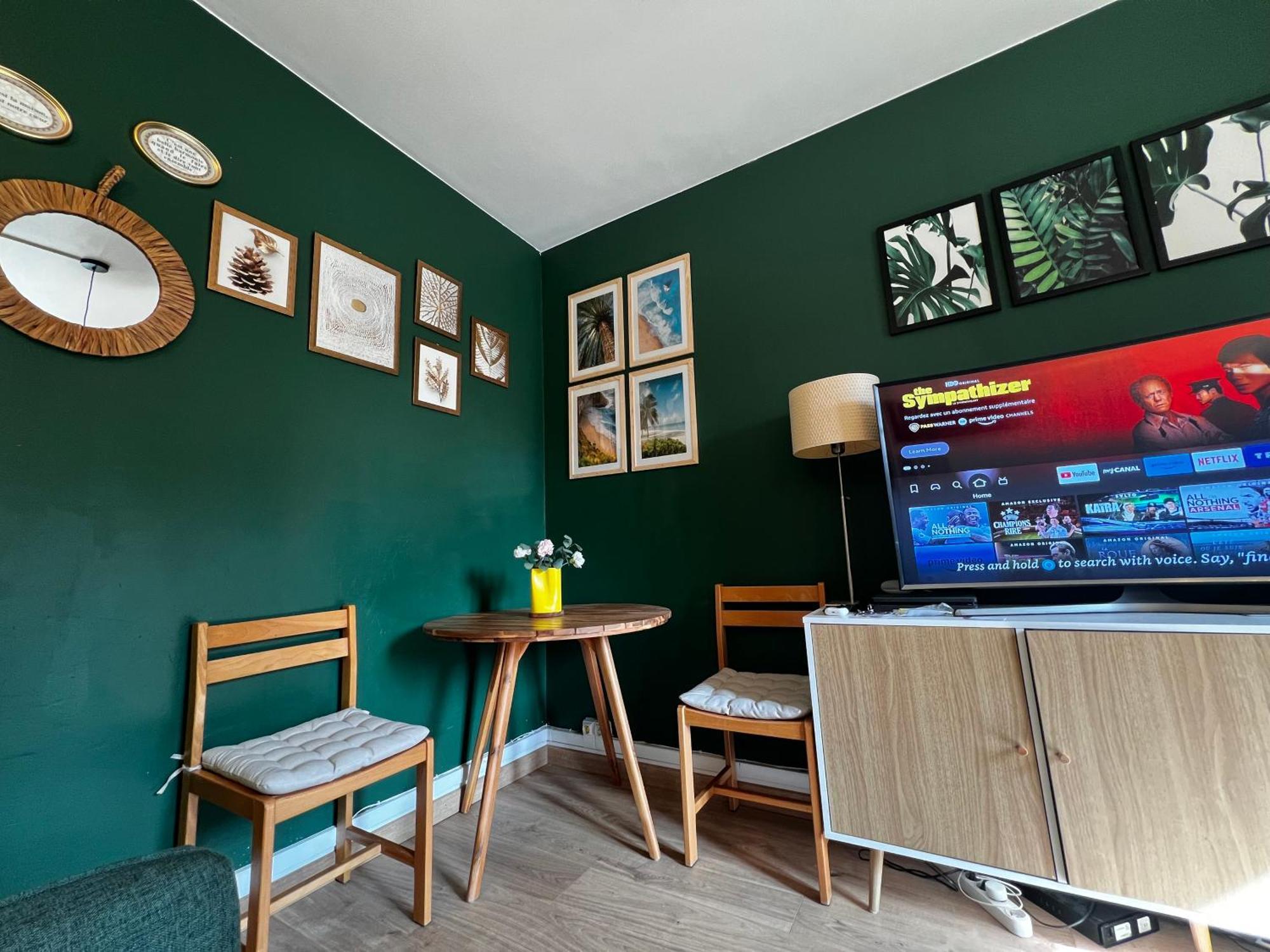 Apartment Un A Cote De La Cite Florale *