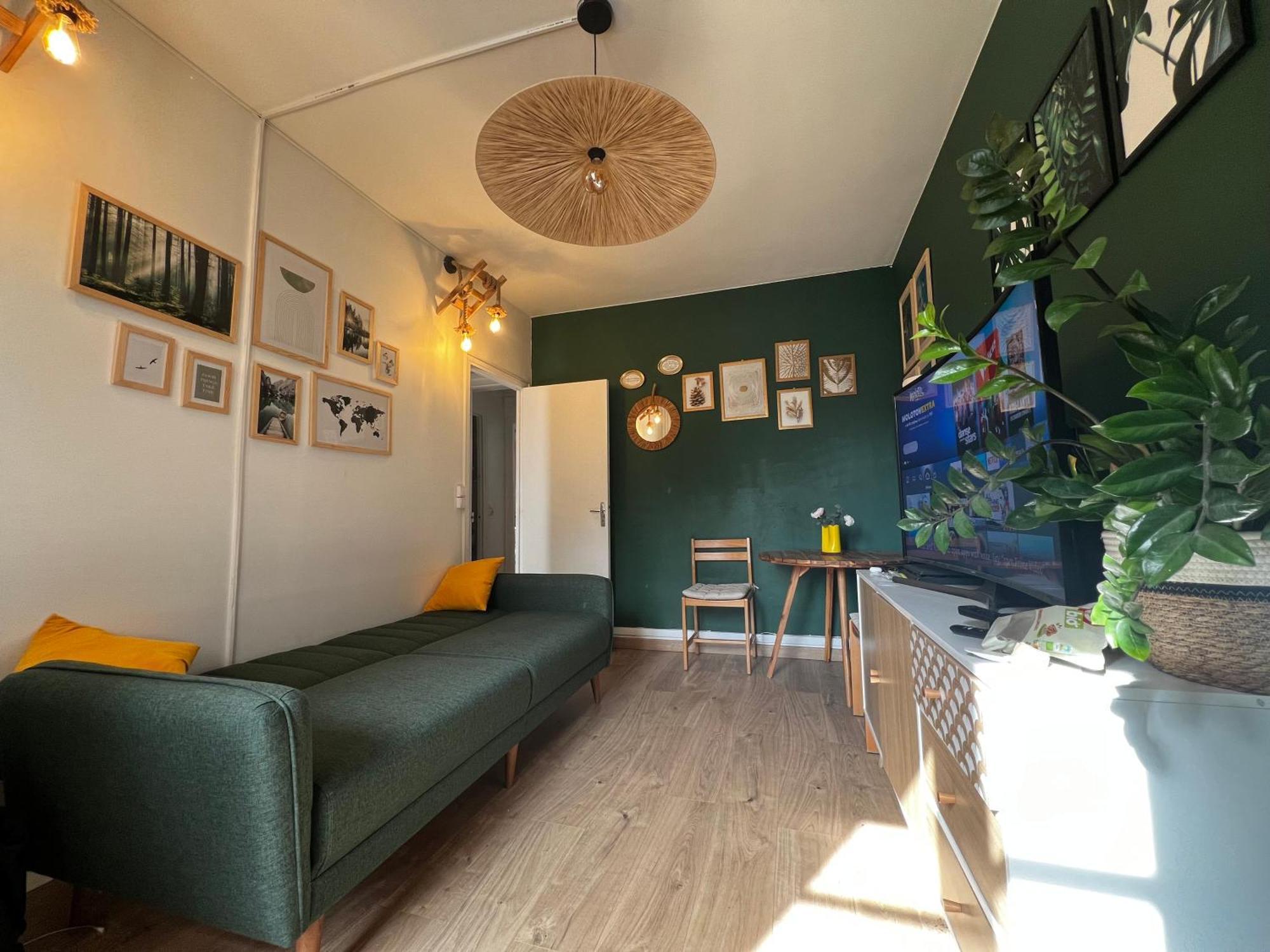 Un A Cote De La Cite Florale Apartment