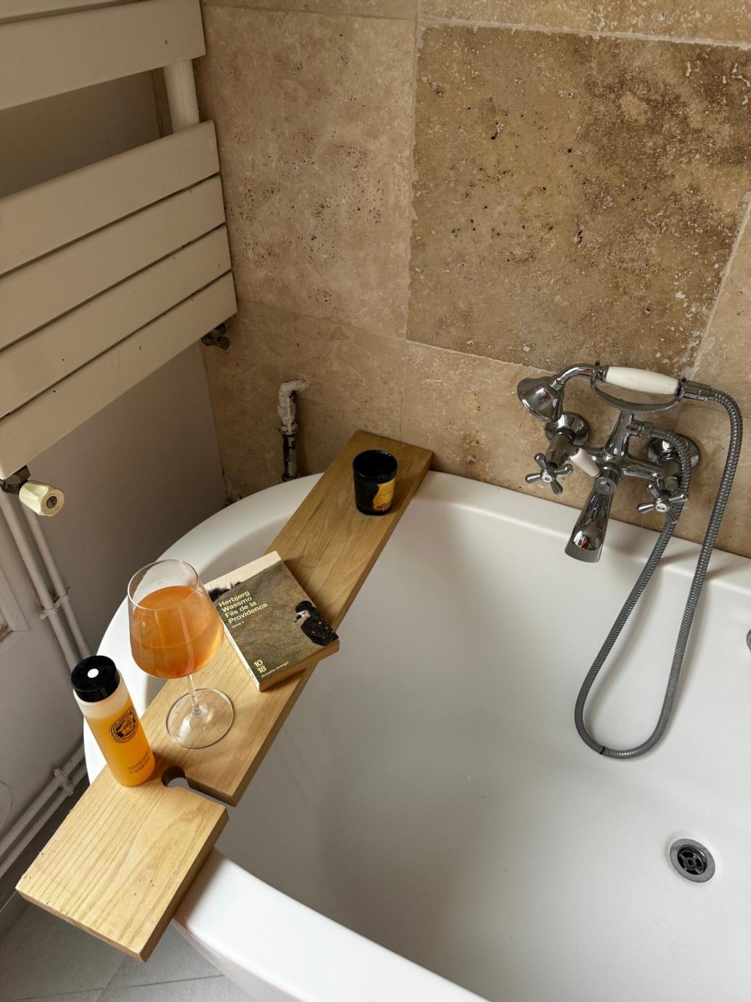 Art House Bastille 2 Bed W Balcony, 11eme Super Trendy Neighbourhood
