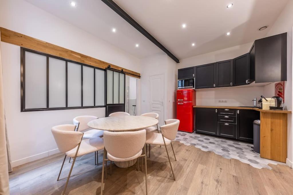 Off Familial Dans Le Marais 2br Appartement