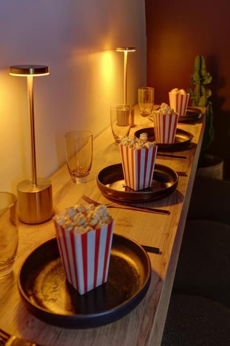Apartment Sacre Coeur, Netflix & Chill *
