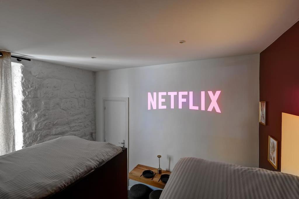 Sacre Coeur, Netflix & Chill Apartment Paris