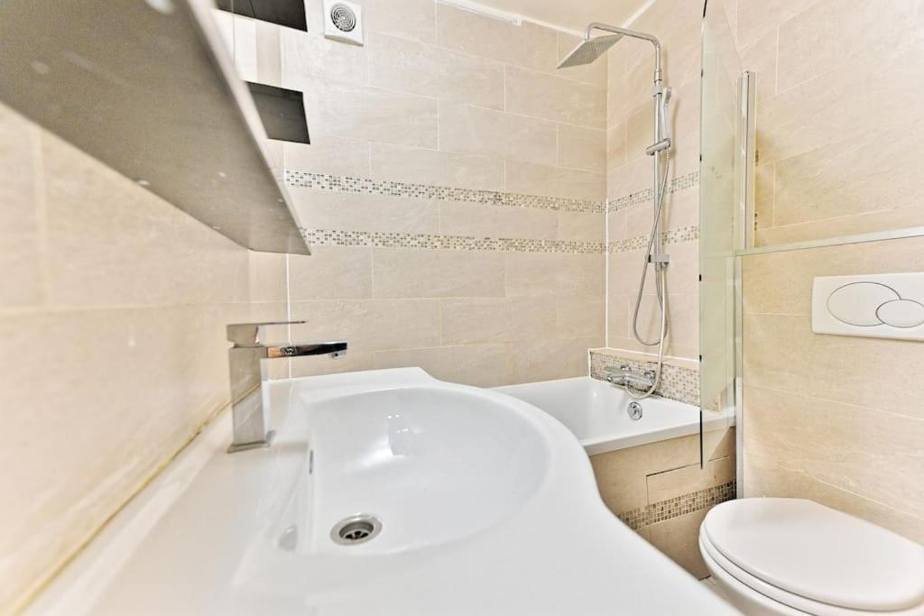Ensoleille Proche Buttes Chaumont Appartement Paris