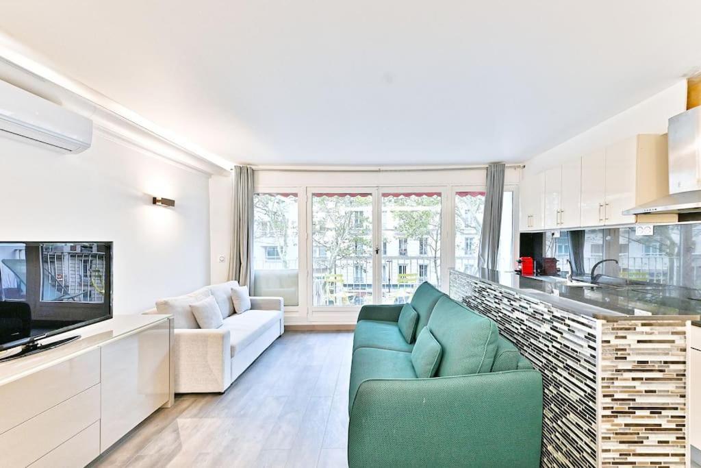 Ensoleille Proche Buttes Chaumont Appartement Paris