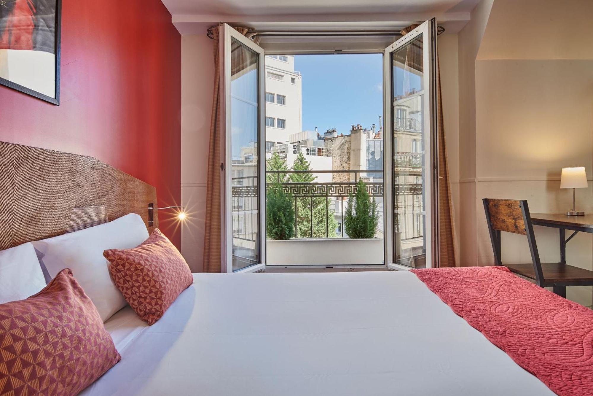 Moulin Plaza Hotel