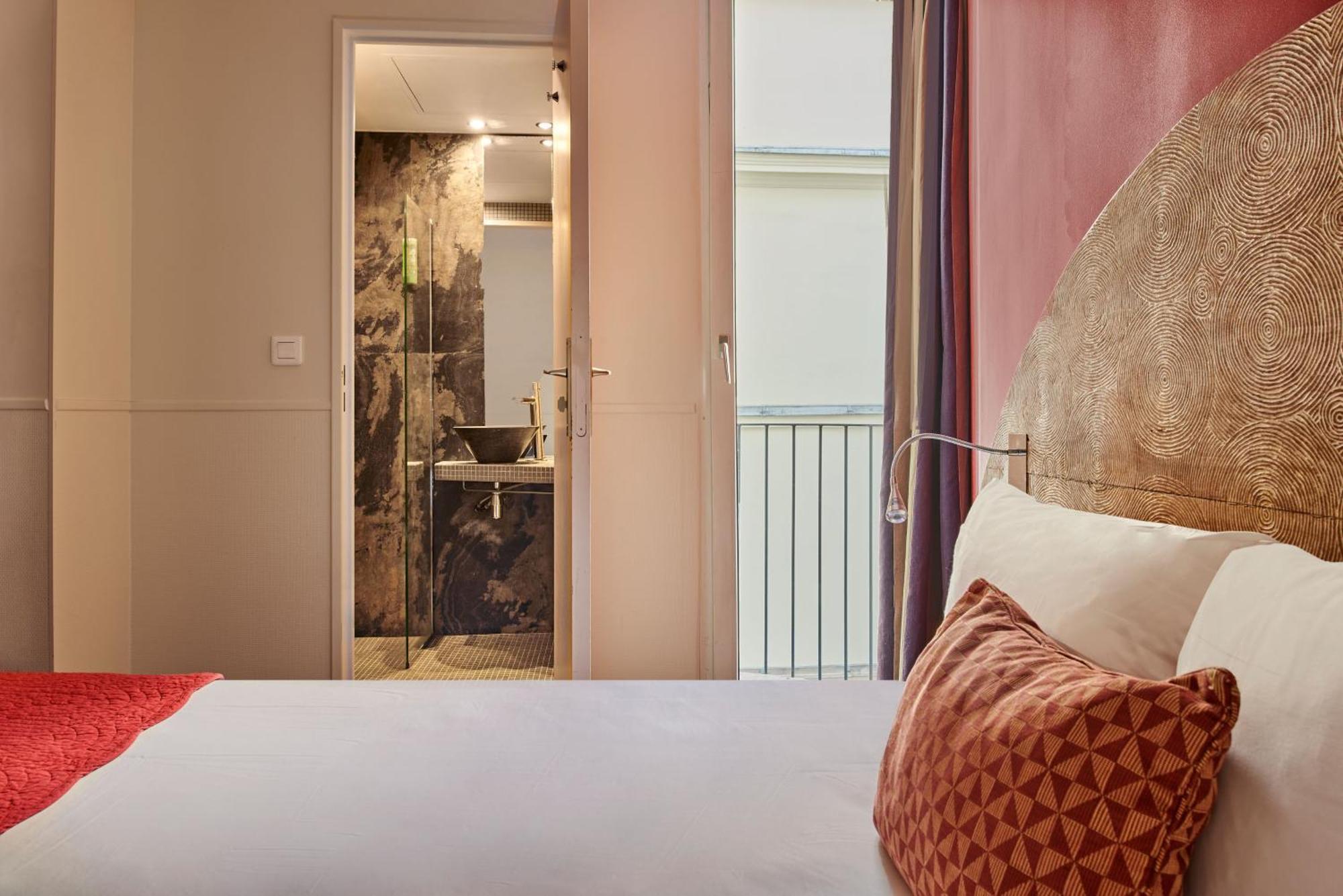 Moulin Plaza Hotel