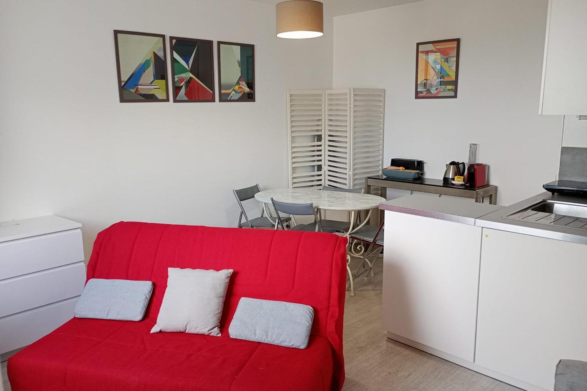Apartment Charming 2 In Front Of The Square Montholon Paris