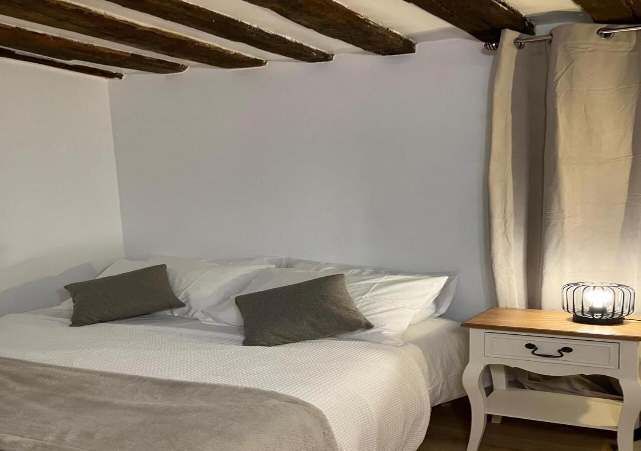 Apartment Elegant Retreat By Le Marais Paris