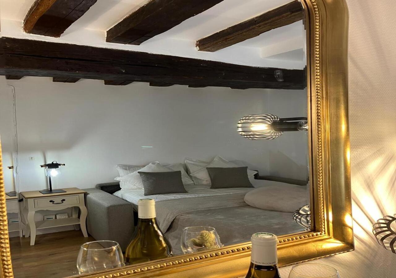 Apartment Elegant Retreat By Le Marais Paris