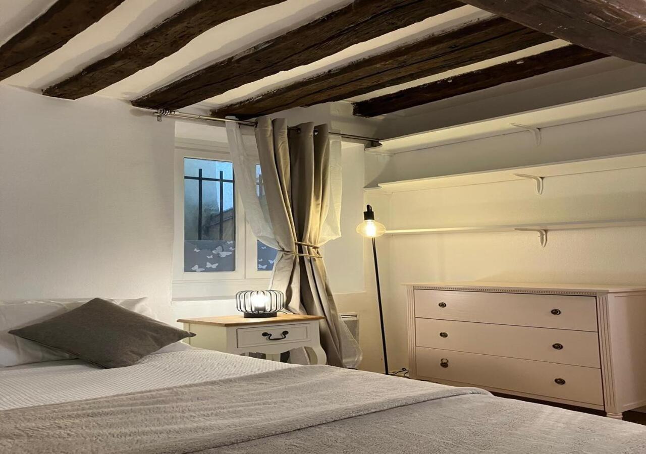 Apartment Elegant Retreat By Le Marais Paris