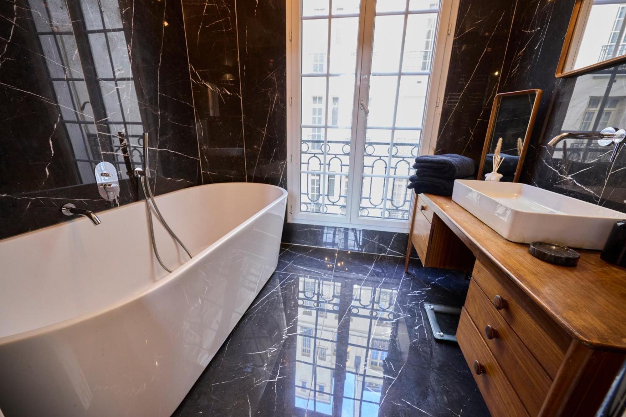 Appartement Un Cosy Au Coeur De 17 Batignolles , Monceau Paris
