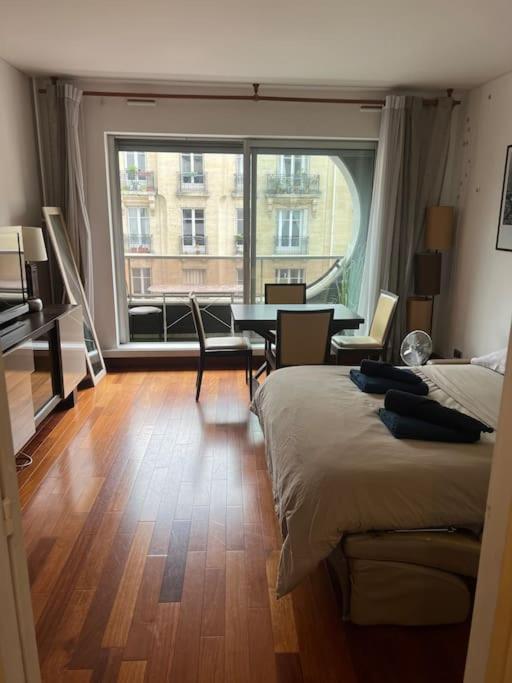 Appartement Avec Balcon Vue Tour Eiffel