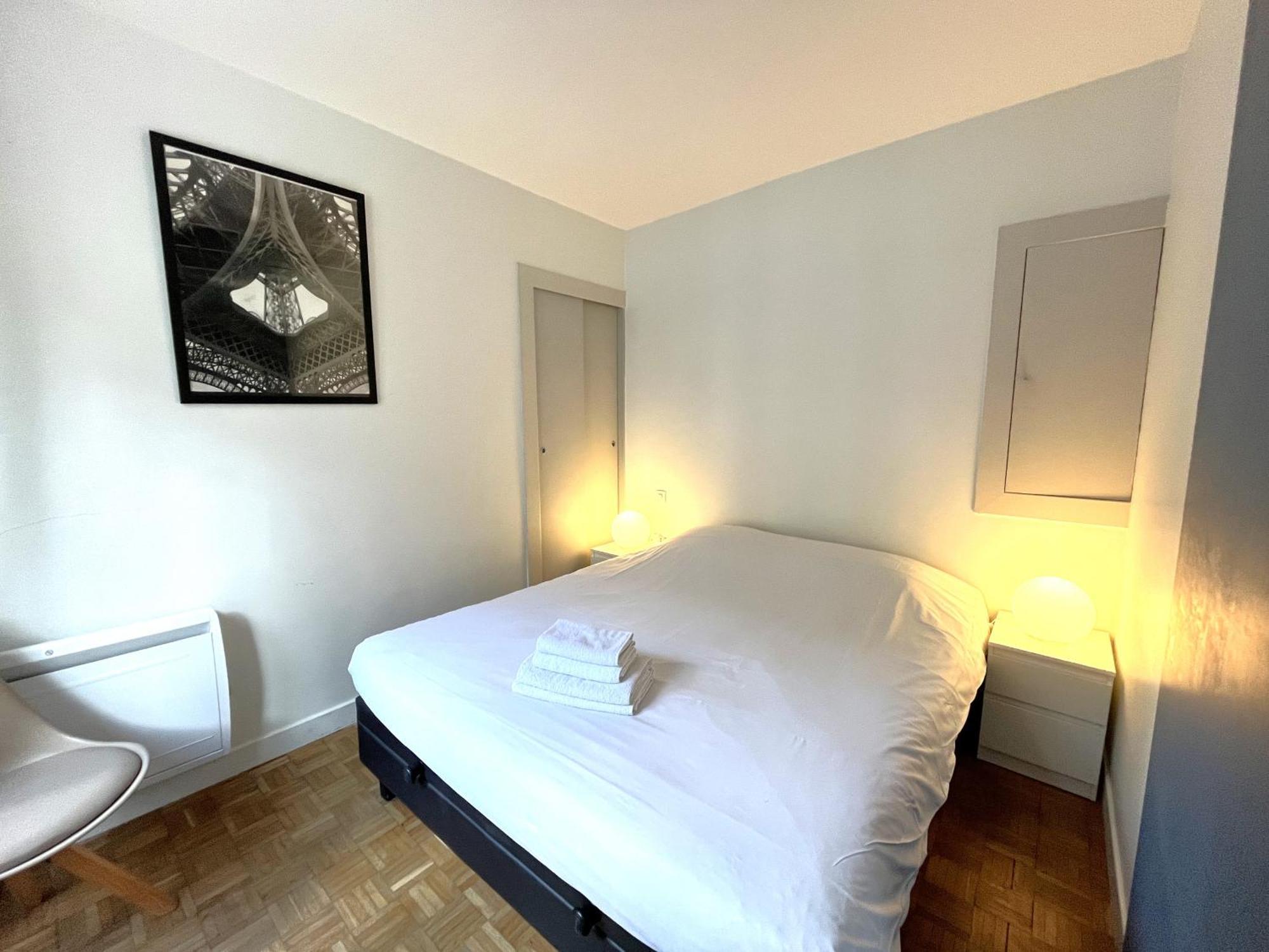 Central & Functional Apartment At Chatelet Apartment *
