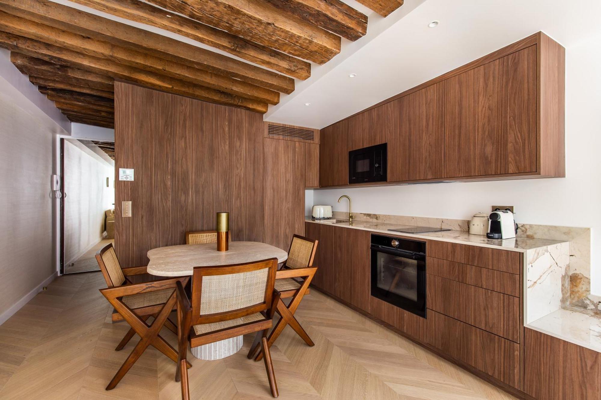 Magnifique Ac -1br 4p- Palais-royal Appartement Paris