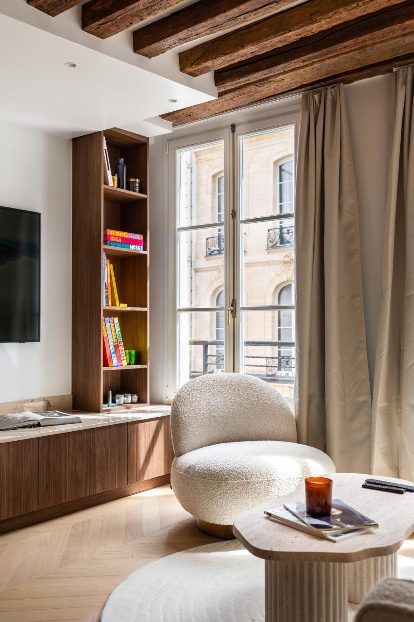 Magnifique Ac -1br 4p- Palais-royal Appartement *