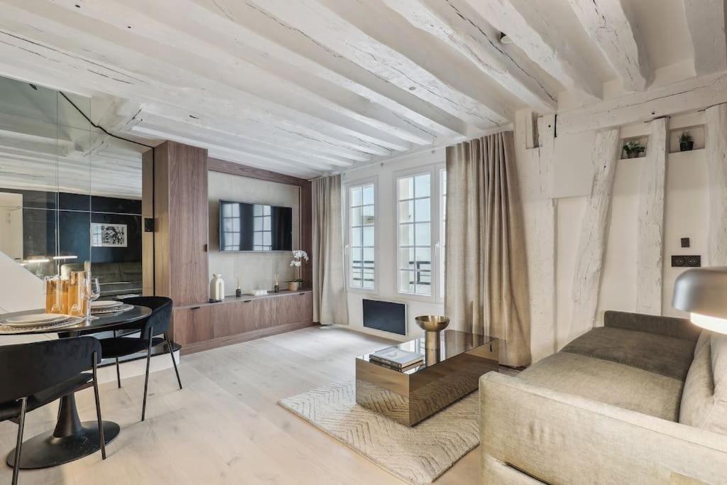 Apartment Duplex Quartier Du Louvre 75002 Paris